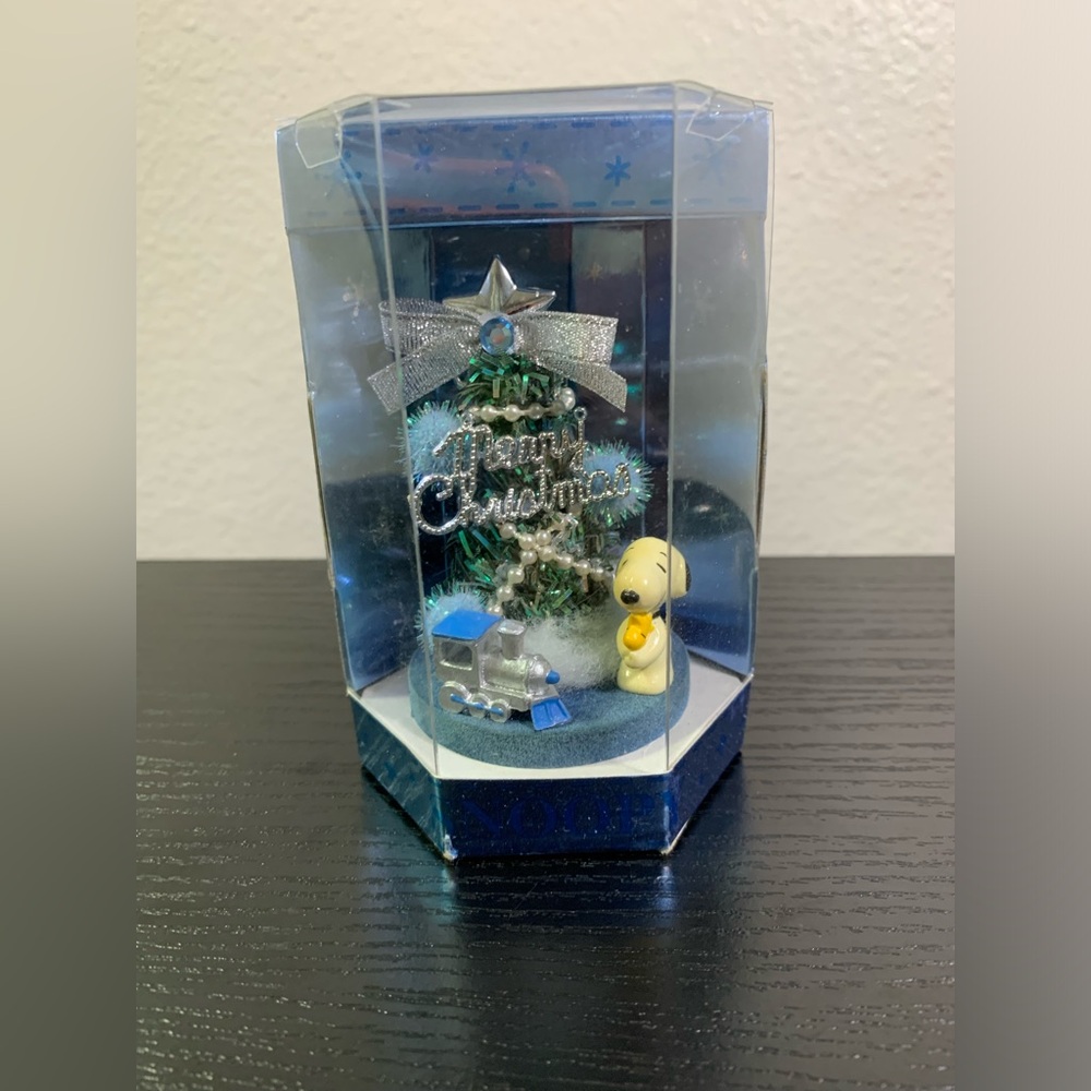 Sanrio Collectible Snoopy Miniature Christmas Decor
Ornament